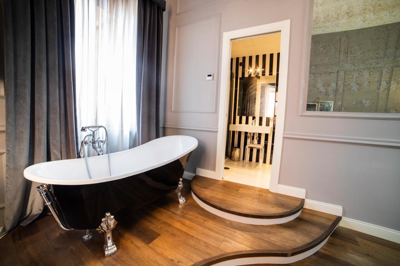 Relais San Lorenzo In Lucina Rzym Zewnętrze zdjęcie