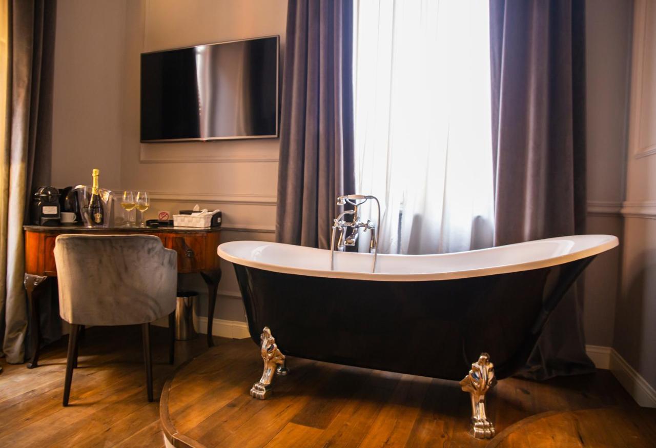 Relais San Lorenzo In Lucina Rzym Zewnętrze zdjęcie
